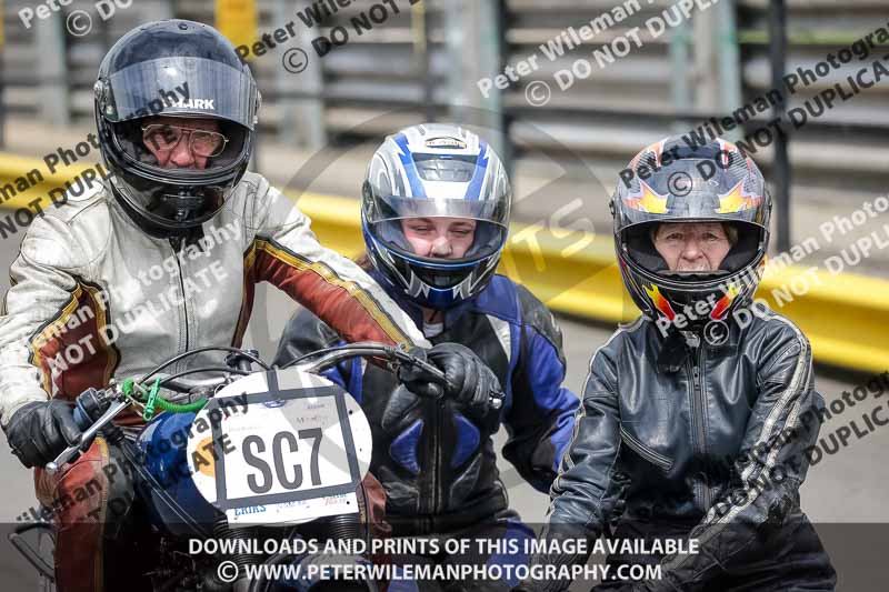 Vintage motorcycle club;eventdigitalimages;mallory park;mallory park trackday photographs;no limits trackdays;peter wileman photography;trackday digital images;trackday photos;vmcc festival 1000 bikes photographs